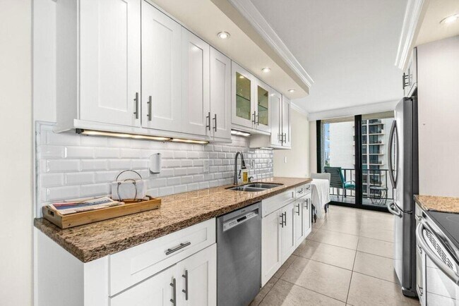 Building Photo - 4200 N Ocean Dr