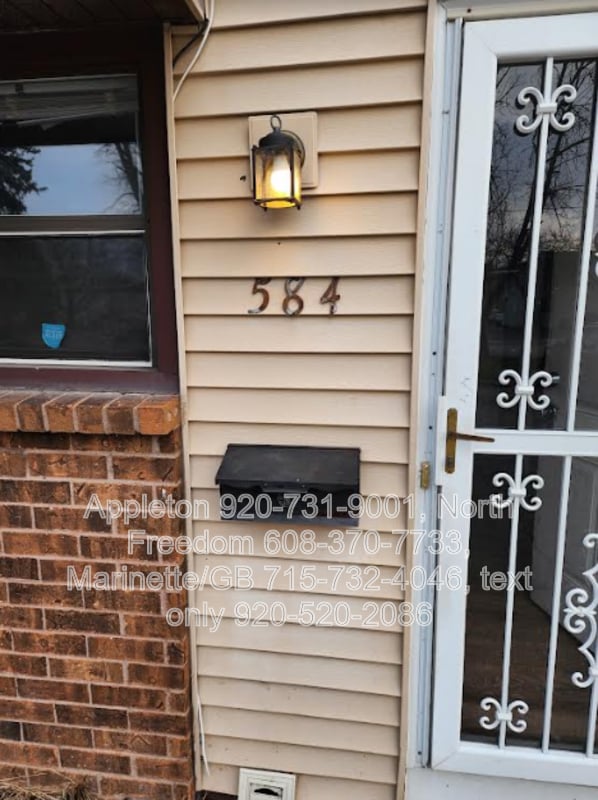 Building Photo - 584 Spinnaker Ln