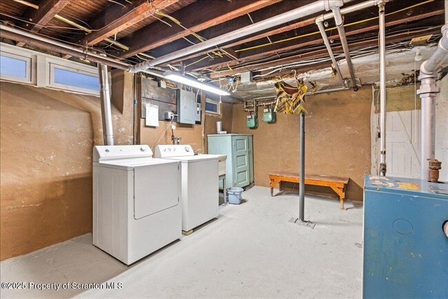 Building Photo - 1446 Thackery St