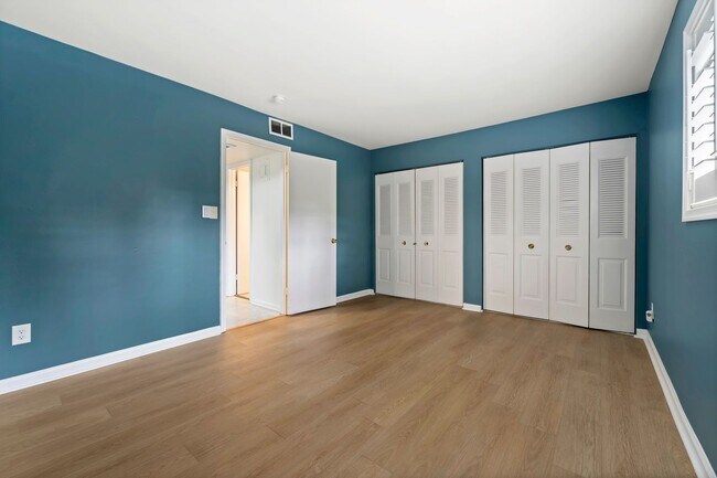 Building Photo - PRICE DROP! Downtown Durham! 1bd/1ba Trini...