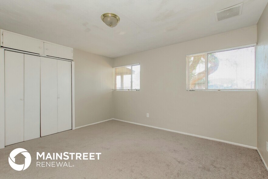 Building Photo - 3619 N 48th Ave