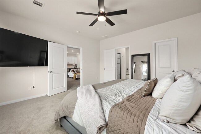 Building Photo - 14209 Freeboard Dr