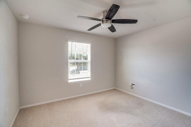 Building Photo - 13804 Cantarra Dr