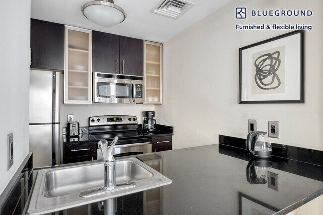 Building Photo - 733 15th St NW