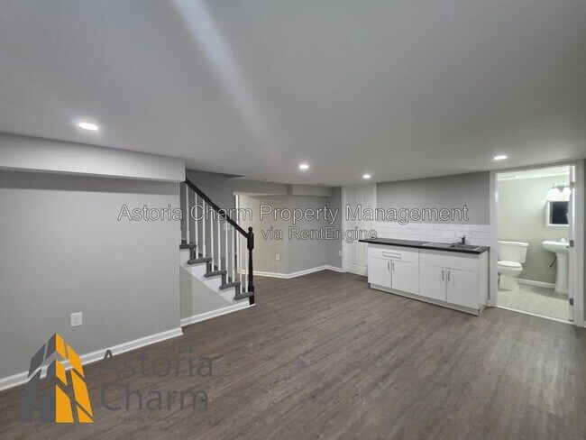 Building Photo - 3909 Fleetwood Ave