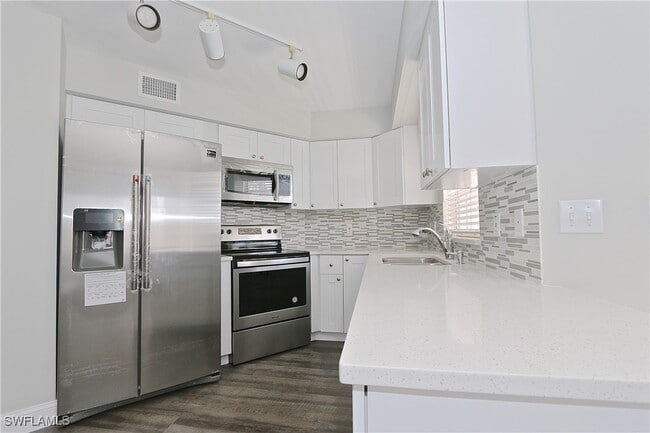 Building Photo - 441 Quail Forest Blvd
