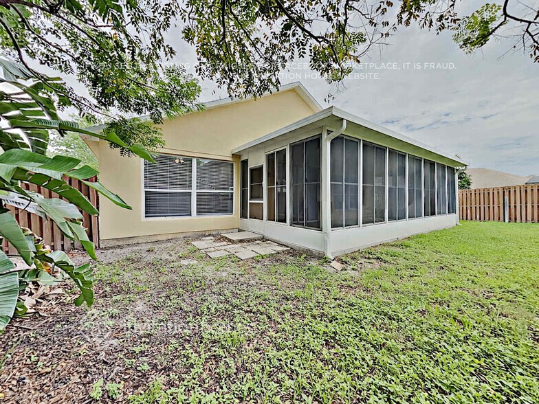 Building Photo - 13702 Hawkeye Dr