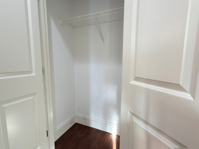 Building Photo - 99 Brookview Rd