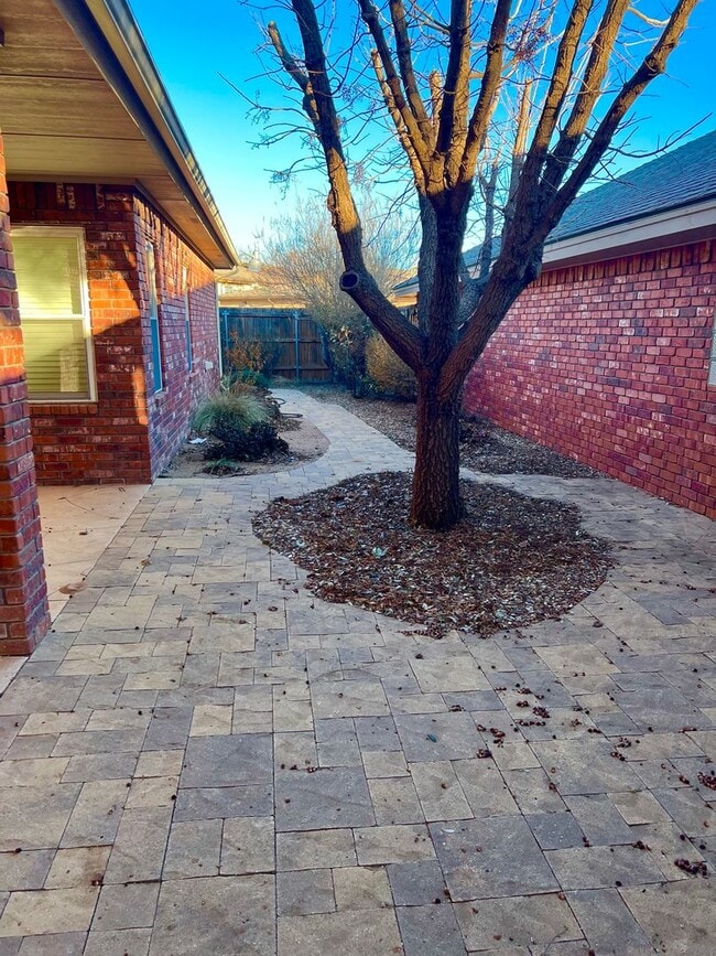 Building Photo - 2/2/2  Garden Home in Remington Park