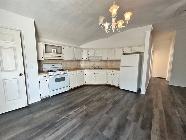 Building Photo - 576 3 Skalkaho Hwy