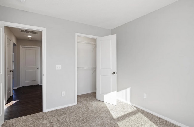 Building Photo - 4 Bedroom Rental in Monett!