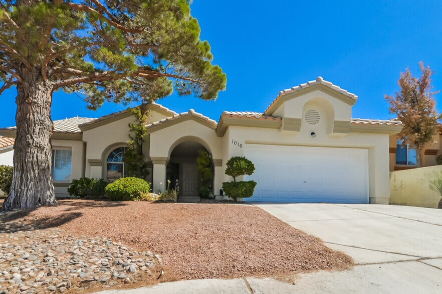 Primary Photo - 1016 Armillaria St