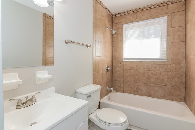 Building Photo - Inviting 4-Bedroom Home in Columbus, OH