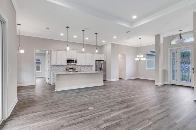 Building Photo - Stunning 4 Bedroom, 2 Bathroom Home on Quiet Cul-de-Sac