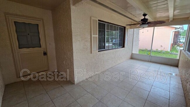 Building Photo - 4817 Cypress Tree Dr