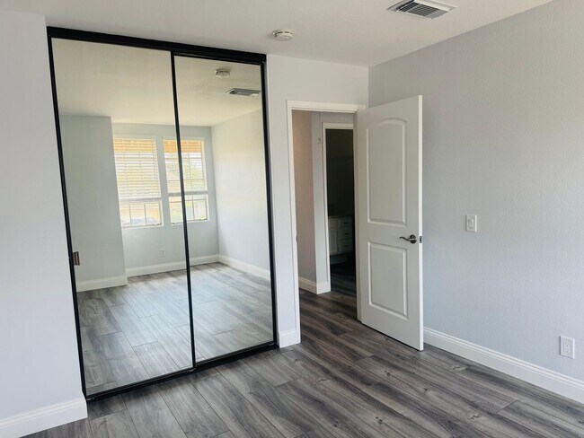 Building Photo - 1435 Spyglass Way