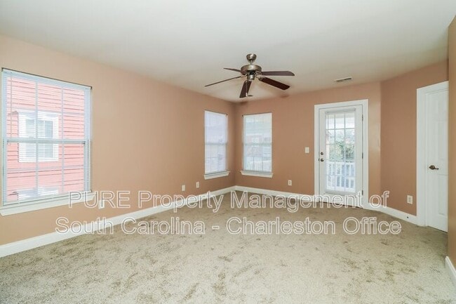 Building Photo - 9034 Parlor Dr