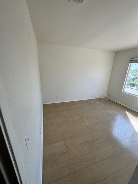 Building Photo - 8939 Mango Ave