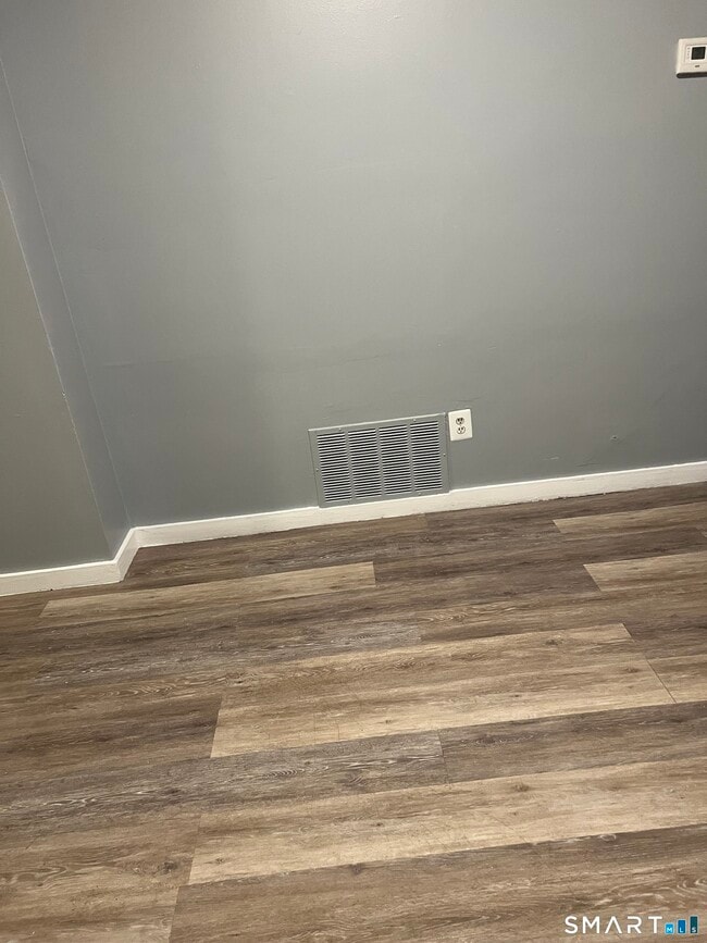 Building Photo - 11 7th St