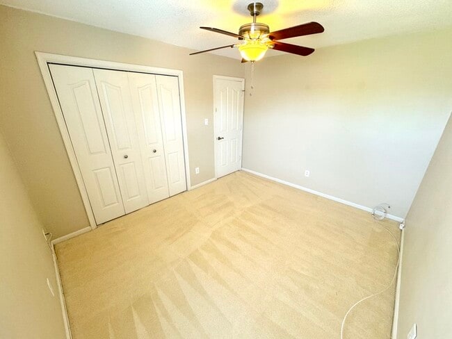 Building Photo - 3 BEDROOM CONDO FOR RENT IN CHESAPEAKE - A...