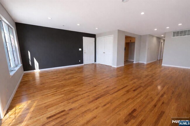 Building Photo - 231 N 12th St