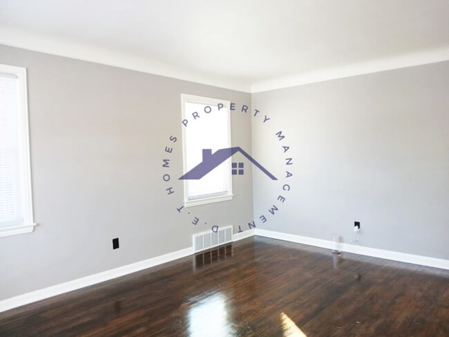 Building Photo - 20221 Evergreen Rd