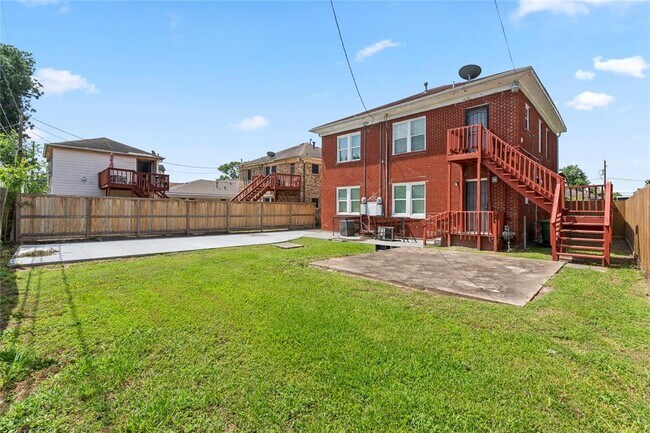 Building Photo - 2817 Isabella St