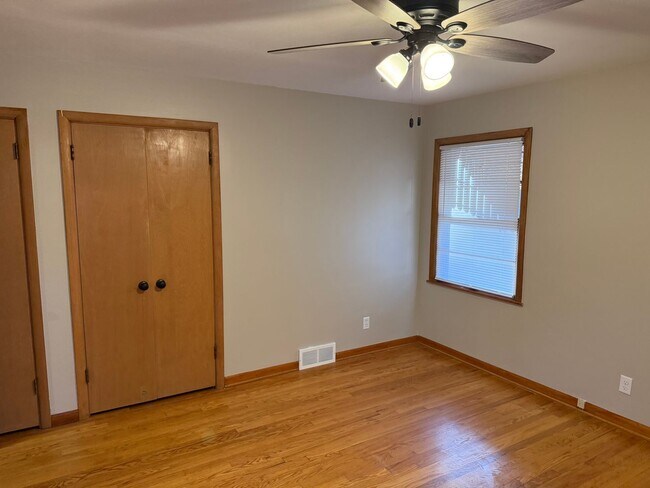 Building Photo - Gardiner Ave S. 223-225