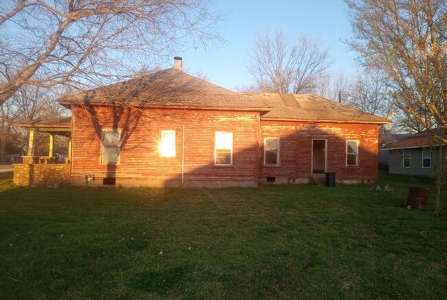 Building Photo - Now Available! - $385 Month / $500 Down