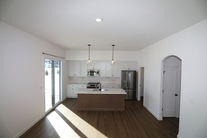 Building Photo - 4404 Kingston Heath Dr