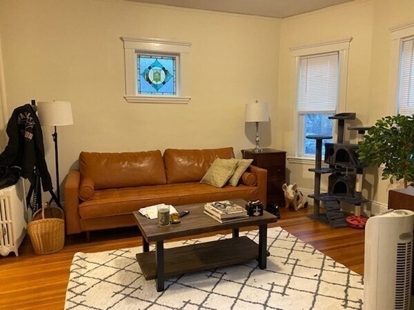 Building Photo - 68 Burnside St