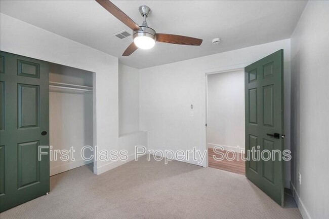 Building Photo - 825 W Colorado Ave