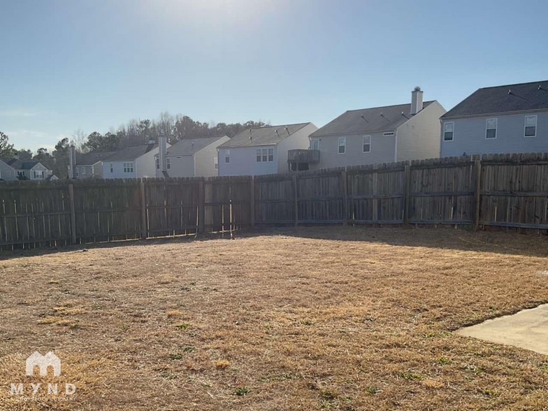 Building Photo - 7412 Lowell Ridge Rd