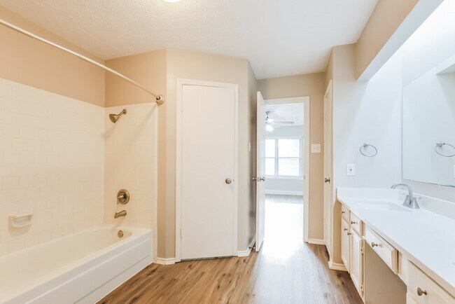 Building Photo - 12207 Evening Glen Ct