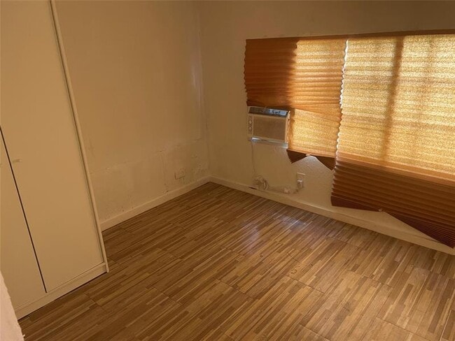 Building Photo - 8556 Berkley Dr