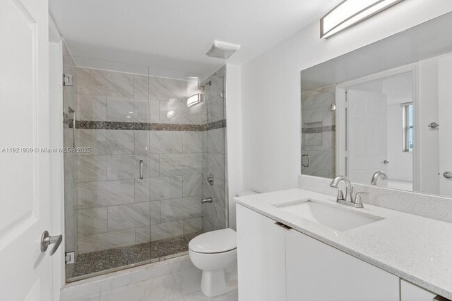 Building Photo - 3000 Coral Wy