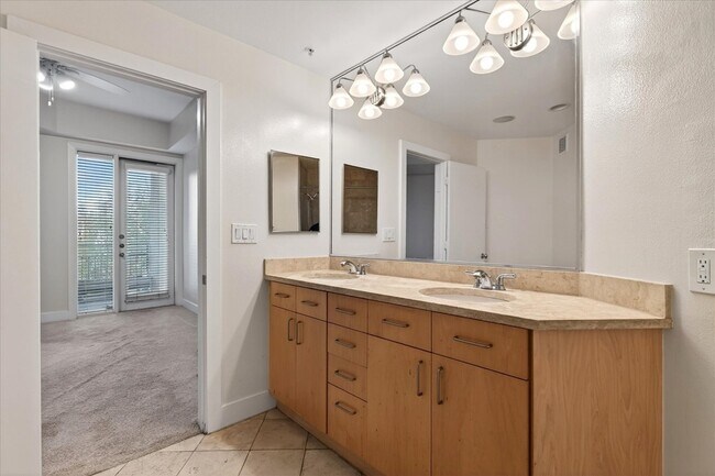 Building Photo - 5055 Addison Cir