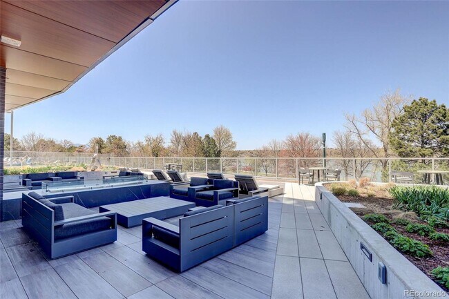 Building Photo - Stunning 2-Bedroom Condo at Sloan's Lake's Premier Lakehouse Community