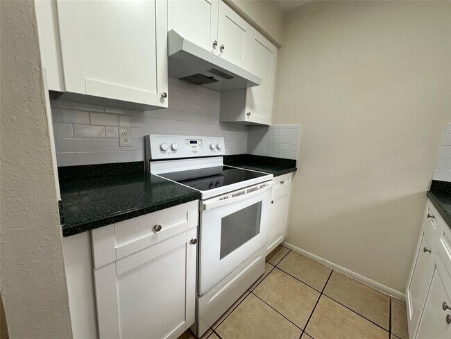 Building Photo - 2281 Curlew Ave