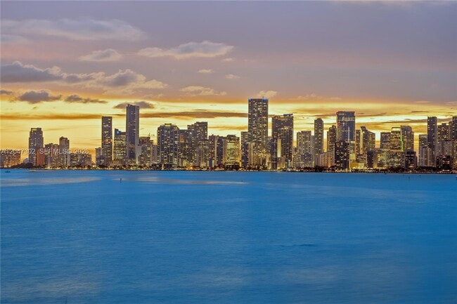 Building Photo - 5242 Fisher Island Dr