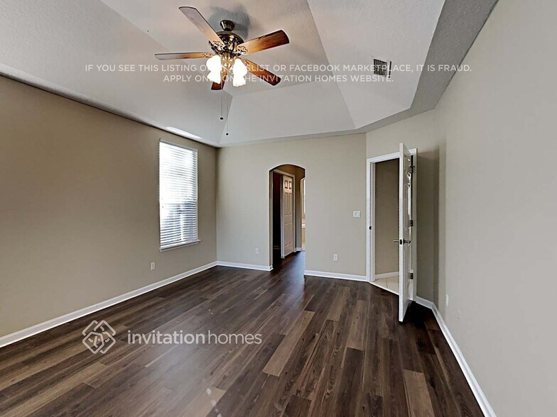 Building Photo - 1896 Bluebonnet Way