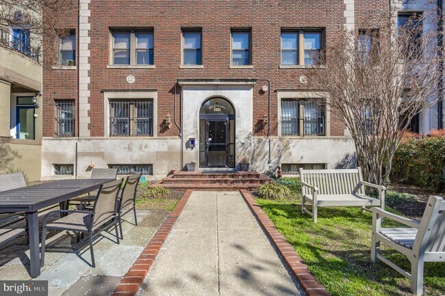 Building Photo - 1321 Fairmont St NW