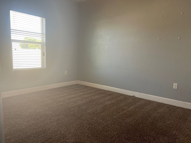 Building Photo - 1204 Sorrento Dr