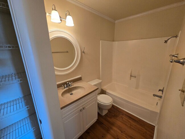 Building Photo - College Station / 2-bed, 2-bath Condo unit...