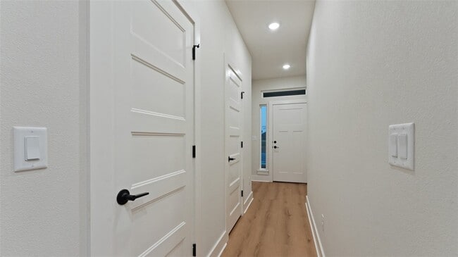 Building Photo - 1861 Lapis Ave