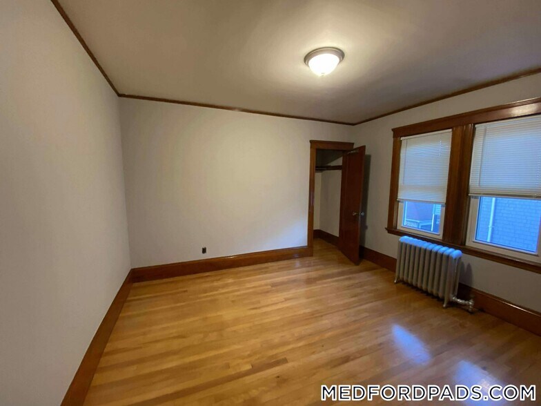 Building Photo - 60 Pinkert St