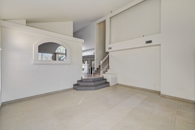 Building Photo - Tri-Level Home with Pool & Spa in Henderson, 89074