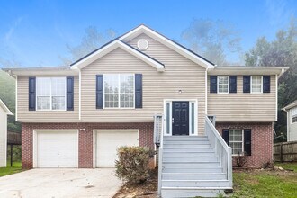 Building Photo - 5-Bedroom Split-Level Home
