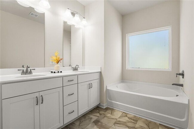 Building Photo - 2070 Ravencliff Dr