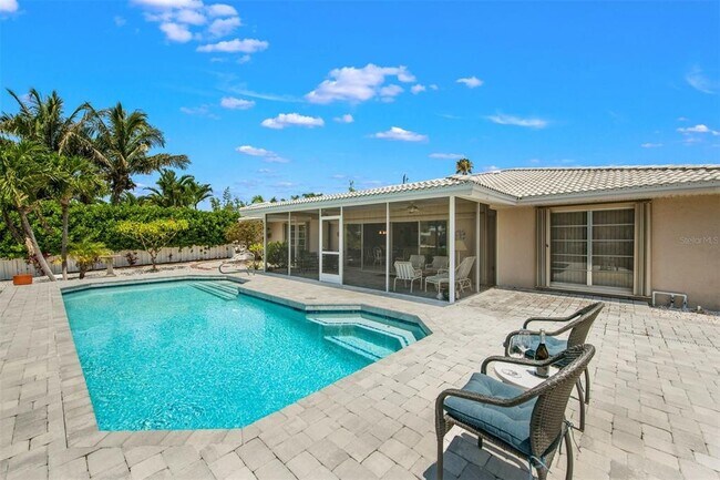 Building Photo - 614 Gladstone Ln